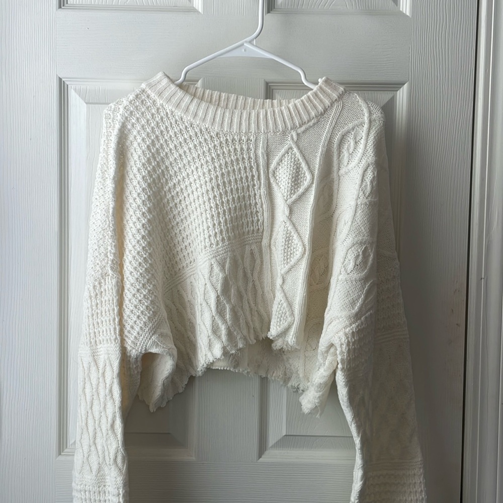 Time and Tru Oversized Cropped Sweater